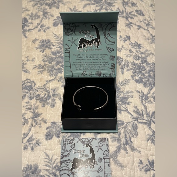 Cape Cod Fish Bracelet - Picture 7 of 9